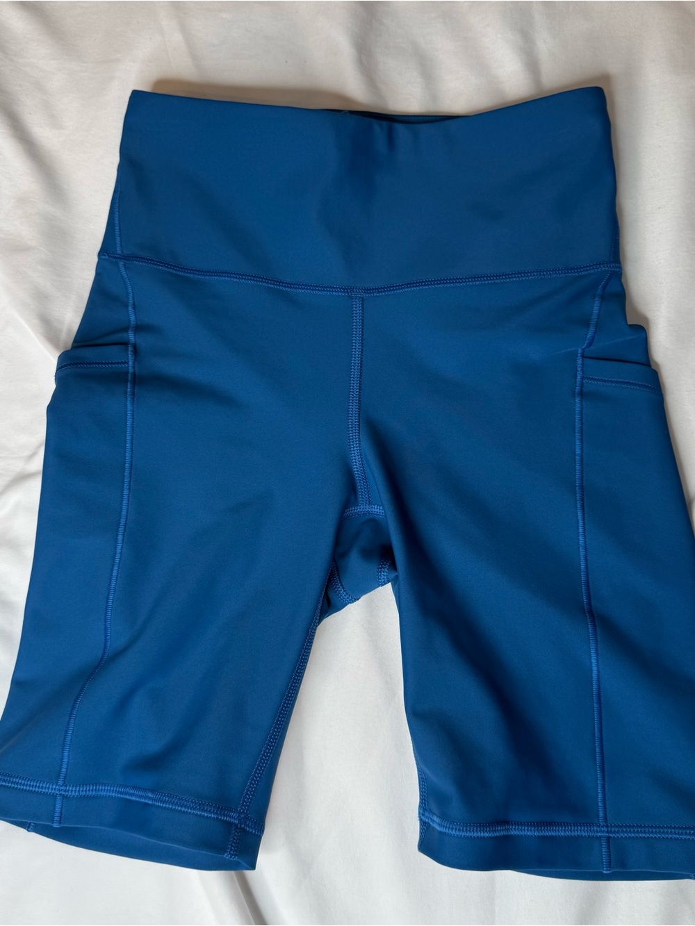Blue Athleta Interval Stash 7" Short - Picture 3 of 10